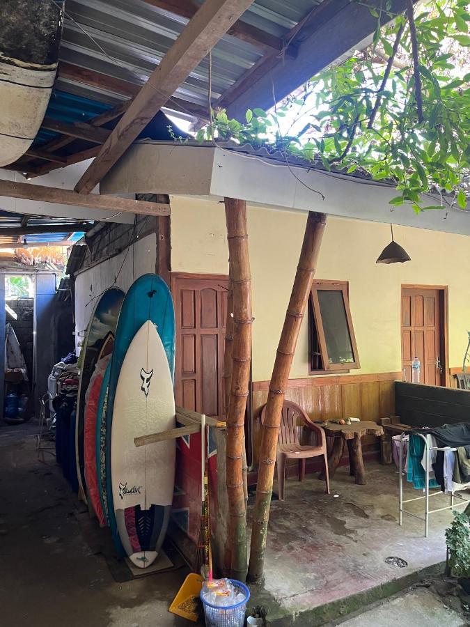 Big Daddy'S Surfcamp Lägenhet Pasanggaran Exteriör bild