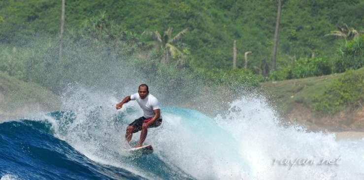 Big Daddy'S Surfcamp Lägenhet Pasanggaran Exteriör bild