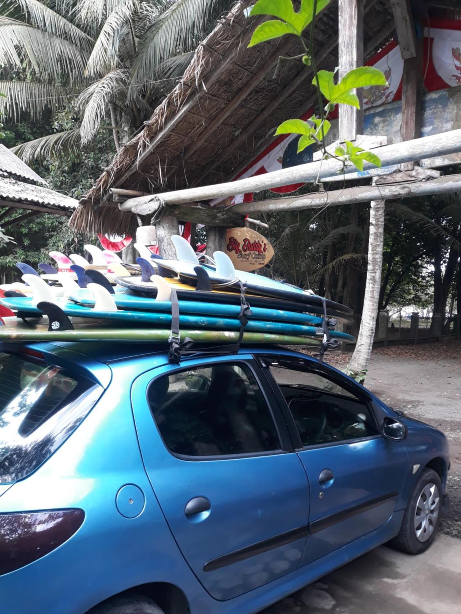 Big Daddy'S Surfcamp Lägenhet Pasanggaran Exteriör bild